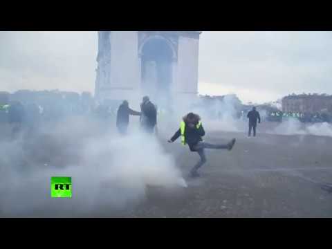 Video: Violence erupts as Yellow Vest protesters clash with police in Paris