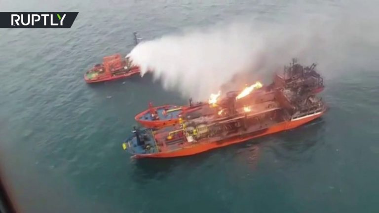 Video: LNG carriers still ablaze in Kerch Strait after one was ‘rocked by blast’, 11 sailors died
