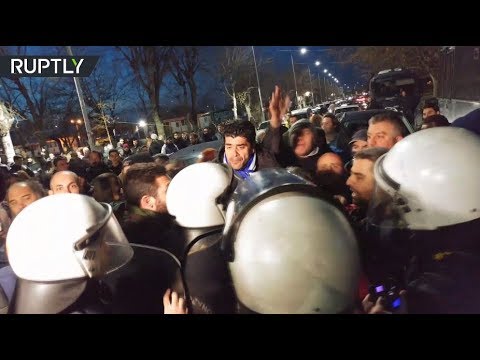 Video: Protesters clash with cops as demo against name-change deal turns violent in Thessaloniki