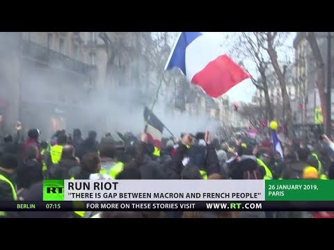 Video: ‘Bad joke?’ Macron says he’s a Yellow Vest too…
