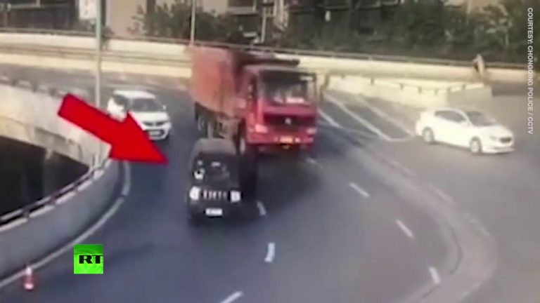 Video: Toddler miraculously survives after falling out of a van on a highway