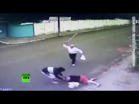 Video: Elderly man saves granny from robber with just 2 swings of his cane