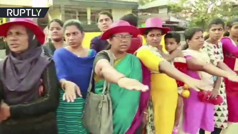 Video: Millions of women make 620-km human chain in India